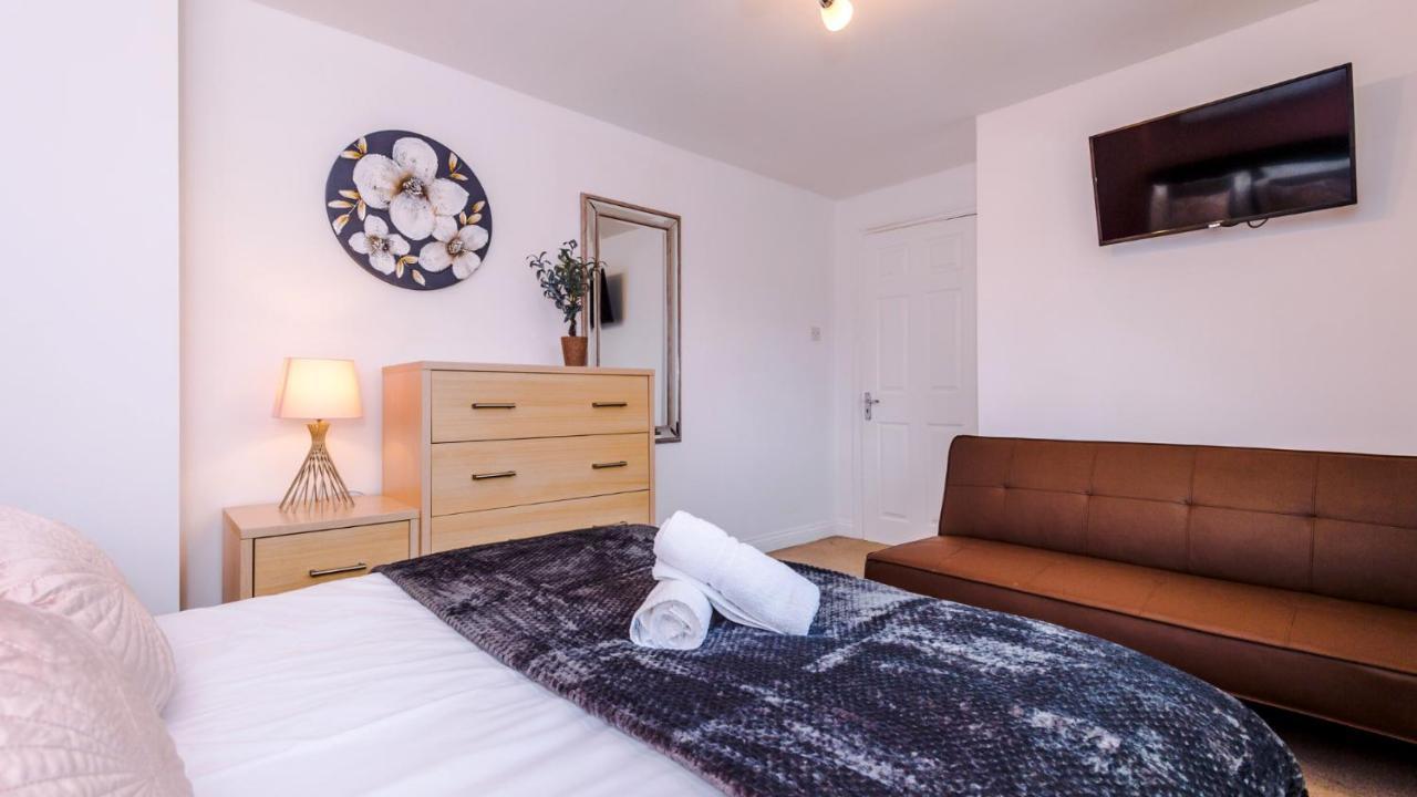 Newhall Road - 4 Bedroom Chester Home - Parking Wervin Zewnętrze zdjęcie